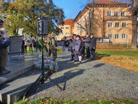 2fa7b661-463c-4f6a-bd16-16e97e7ecd6d