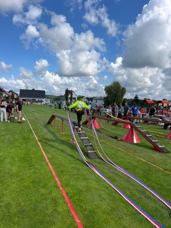 809c21e5-2183-4c40-93d8-824a92f1bdef