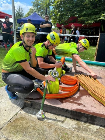 9735703b-aef7-4efb-b332-ef7304271cb2