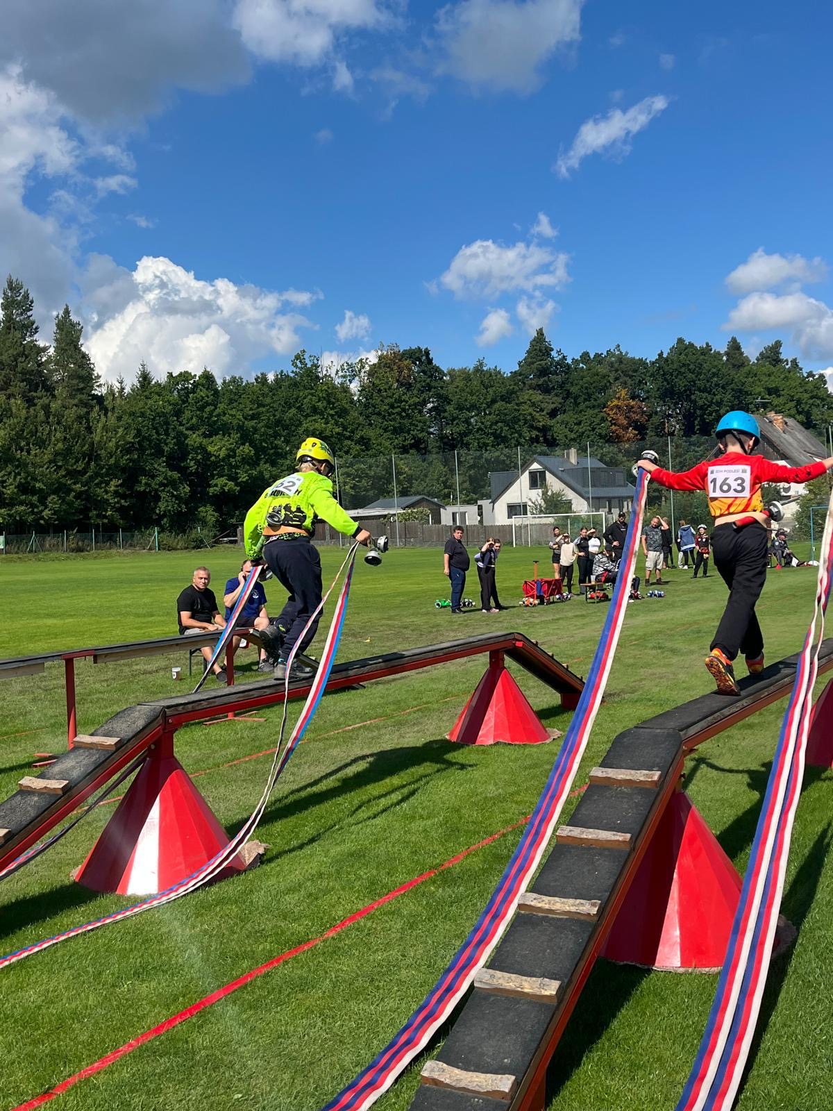 f8b05560-80b9-45ef-bce1-2c3b5621dc4f