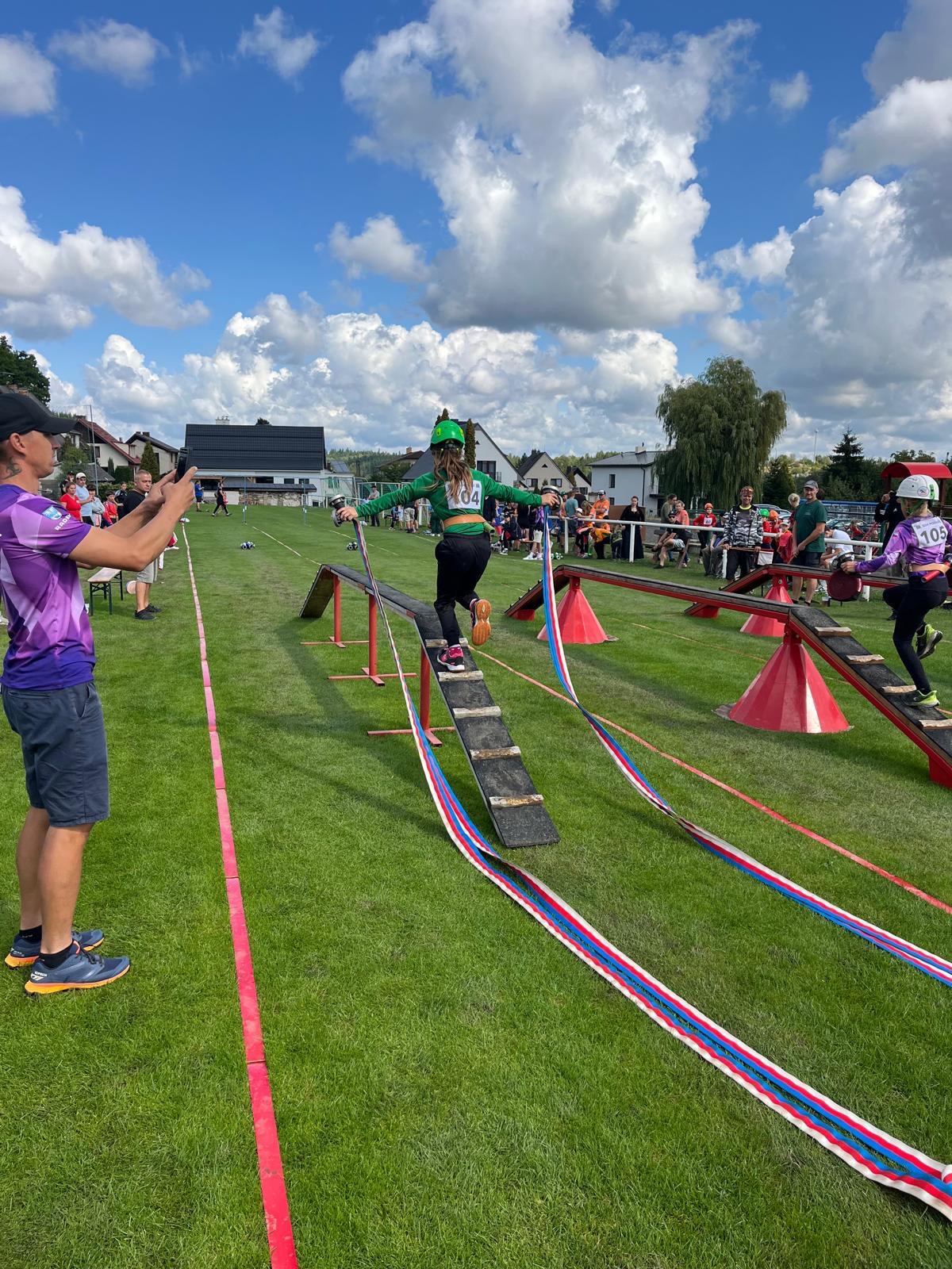 98ff7783-0ed6-4d82-a1aa-1cc8a3753521