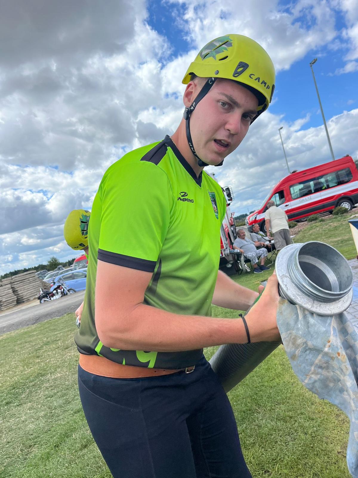 4f0f4f49-8895-41d1-b049-ab0ea64f031f